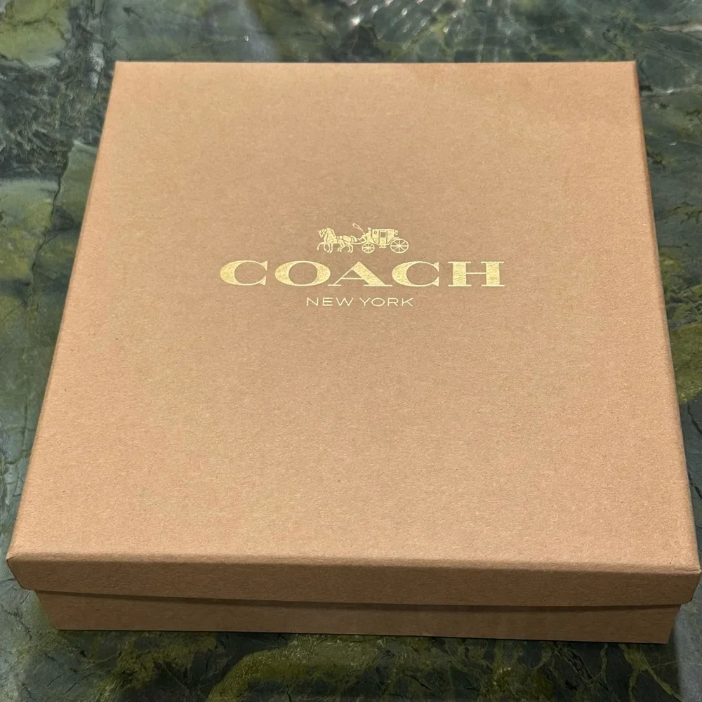 COACH LEASH NEW brown black red apple Pretty pet collar size large